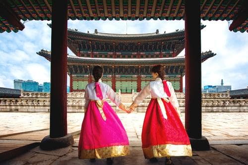 gyeongbokgung free admission with hanbok